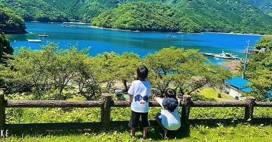 こないだの日曜日に釣りに行きましたー♡♡海上釣堀だったんです...